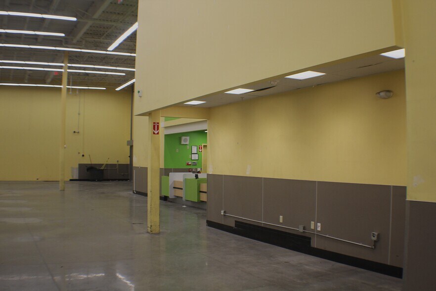 More Photos Of 869 W Florida Ave, Hemet Unknown For Lease