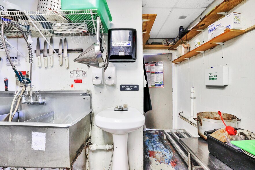 More Photos Of 114 Central Ave, Lake Wales Freestanding For Sale