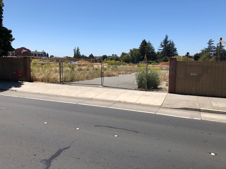 More Photos Of 13717 San Pablo Ave, San Pablo Land For Sale
