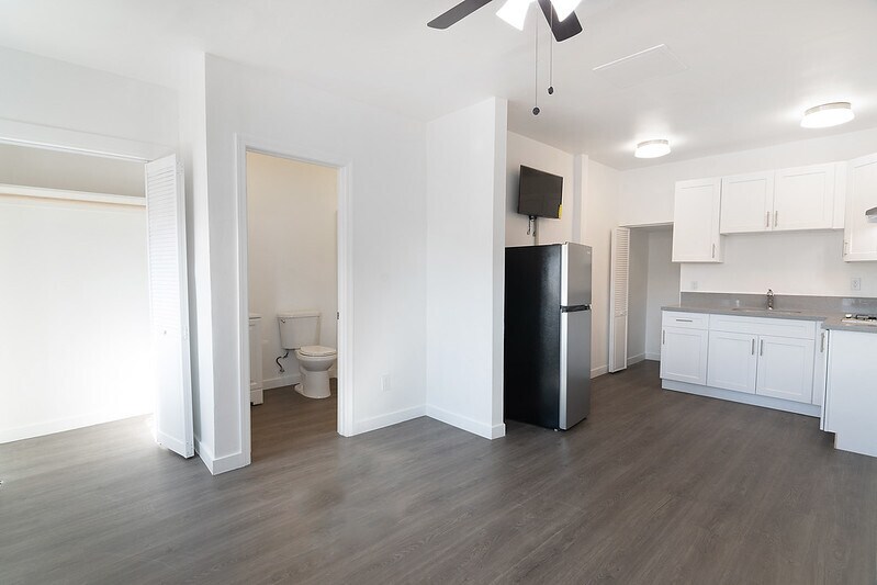 More Photos Of 1820 W 11th St, Los Angeles Apartments For Sale