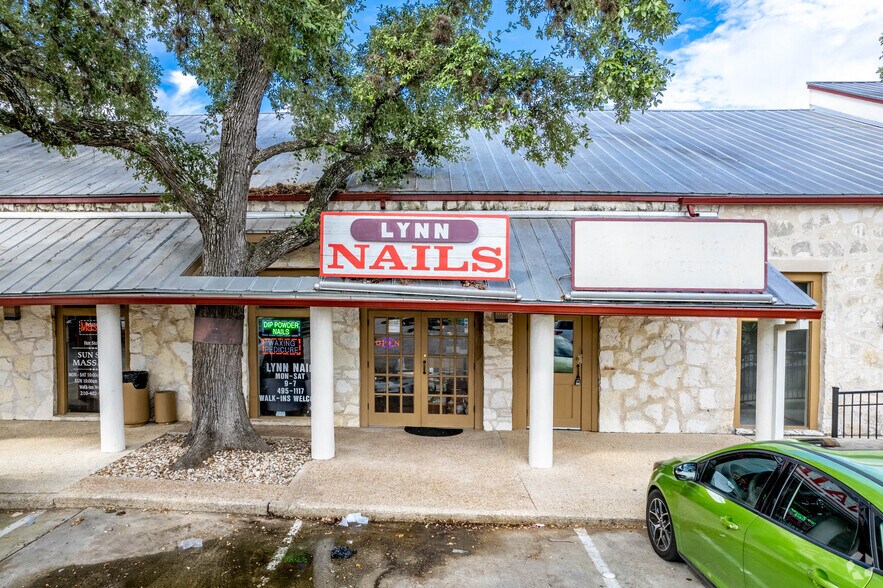 More Photos Of 2950 Thousand Oaks Dr, San Antonio Unknown For Lease