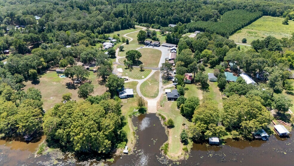 More Photos Of 505 Bub Hayner Rd, Karnack Apartments For Sale