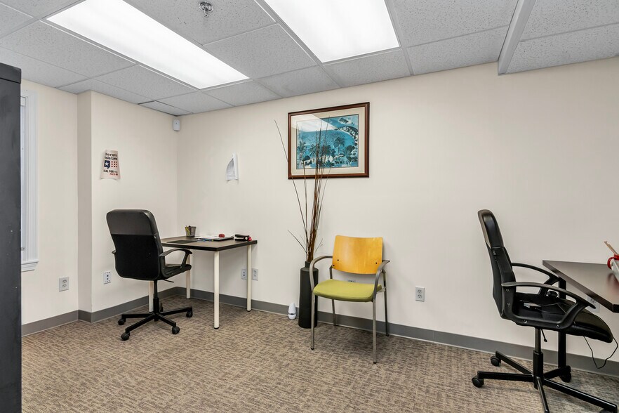 More Photos Of 630 Turnpike St, North Andover Office For Lease