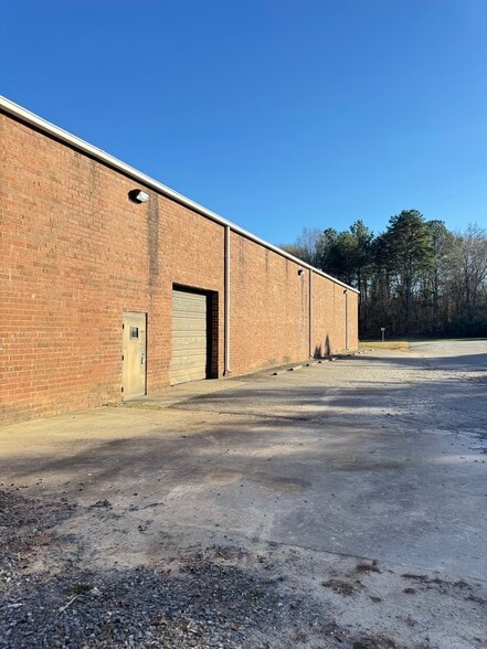 More Photos Of 1000 Tulip Dr, Gastonia Warehouse For Lease