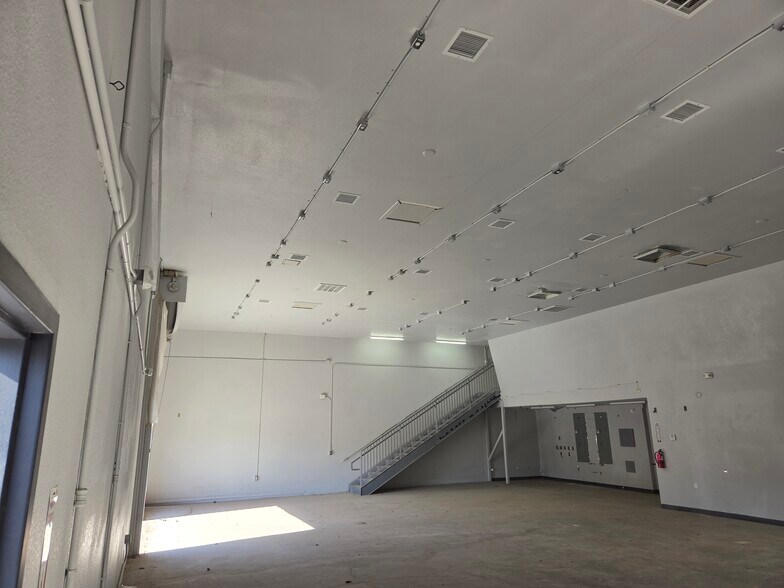 More Photos Of 1805 Futurity Dr, Sunland Park Manufacturing For Lease