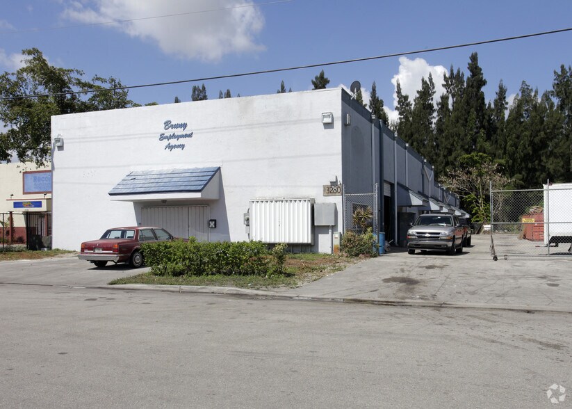 More Photos Of 13280 NW 43rd Ave, Opa Locka Warehouse For Lease