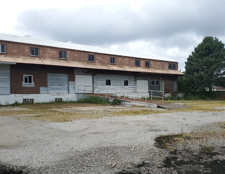 More Photos Of 2046 Keystone Dr, Springfield Industrial For Sale