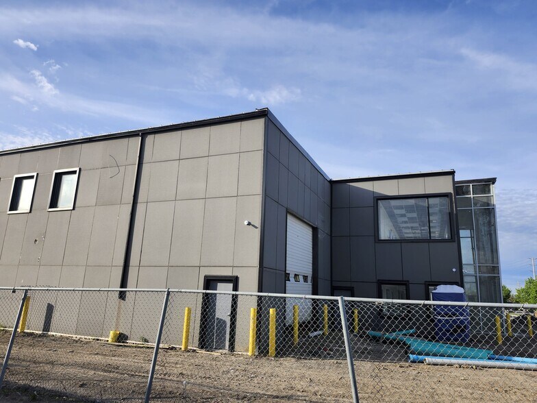 More Photos Of 2611 Drew Rd, Mississauga Warehouse For Sale