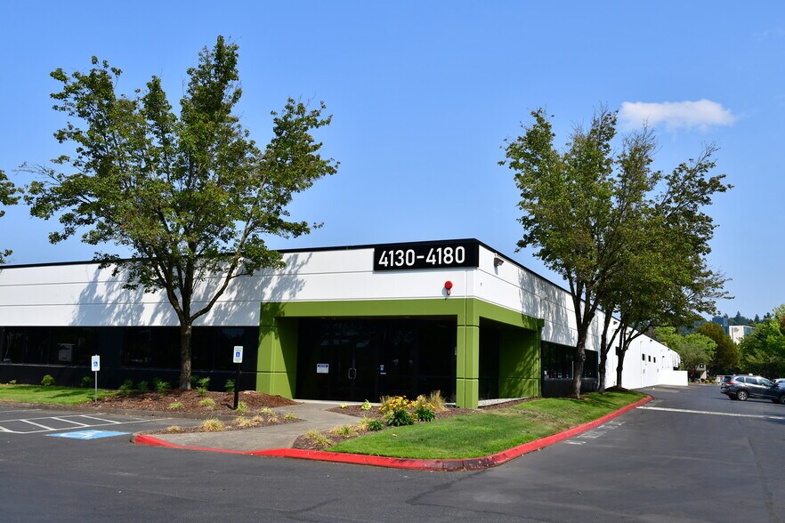 More Photos Of 401-421 SW 41st St, Renton Unknown For Lease