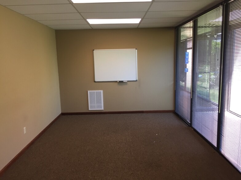 More Photos Of 100 Park Gate Ext, Tupelo Office For Lease