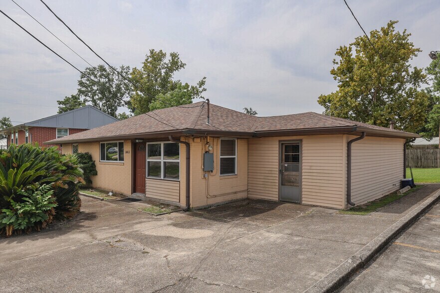 Primary Photo Of 10412 Jefferson Hwy, New Orleans Office For Sale
