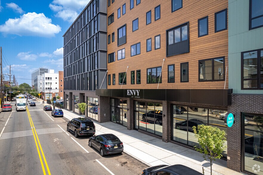 More Photos Of 58-84 Norfolk St, Newark Apartments For Lease