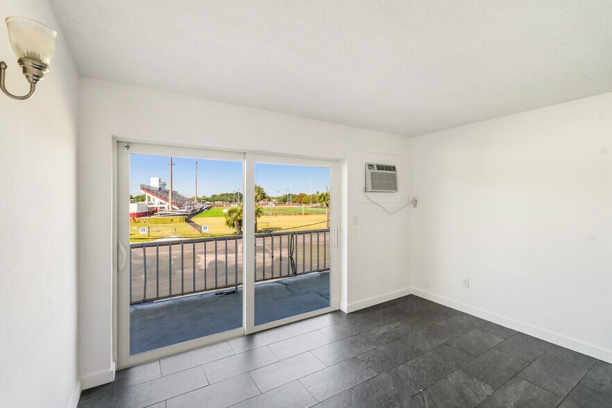 More Photos Of 1615 14th Ave, Vero Beach Medical For Sale