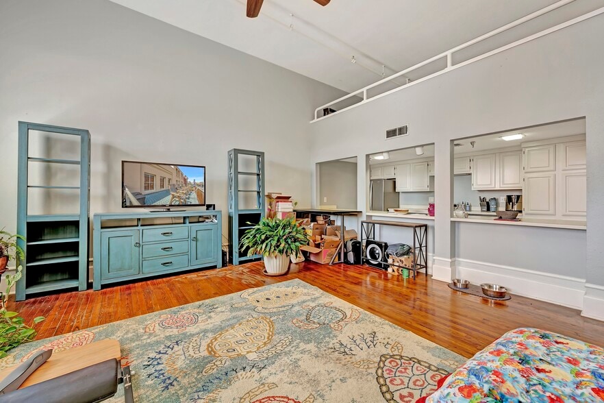 More Photos Of 2119 Strand St, Galveston Freestanding For Sale