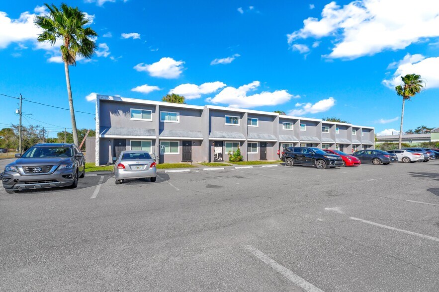 More Photos Of 825 E University Blvd, Melbourne Apartments For Sale