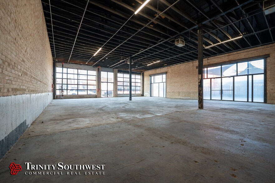 More Photos Of 2808 Commerce St, Dallas Restaurant For Lease