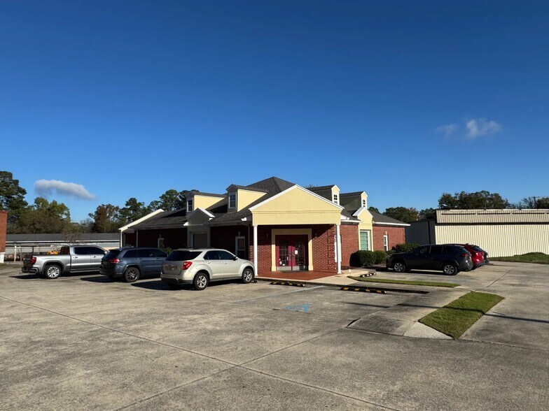 Primary Photo Of 3166 Allison Bonnett Memorial Dr, Bessemer Medical For Lease