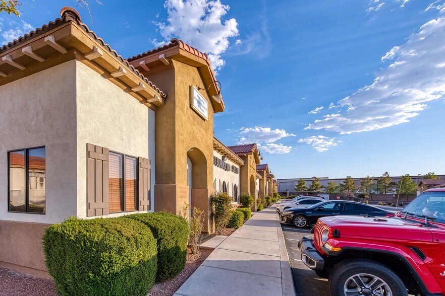 More Photos Of 2633 W Horizon Ridge Pky, Henderson Medical For Lease