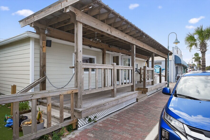 More Photos Of 411 Flagler Ave, New Smyrna Beach Freestanding For Lease