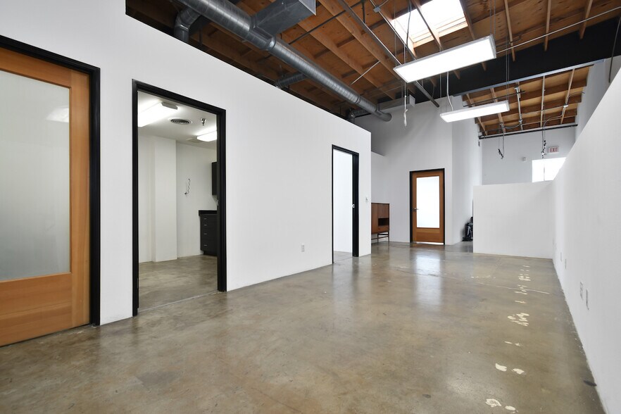 More Photos Of 1738-1740 Cordova St, Los Angeles Showroom For Lease