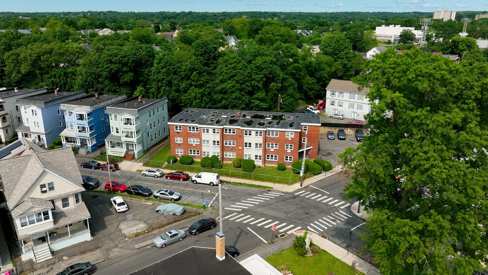 Primary Photo Of 191 Oak St, Bridgeport Apartments For Sale