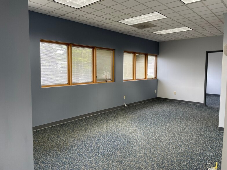 More Photos Of 1735 Central Ave, Albany Office For Sale
