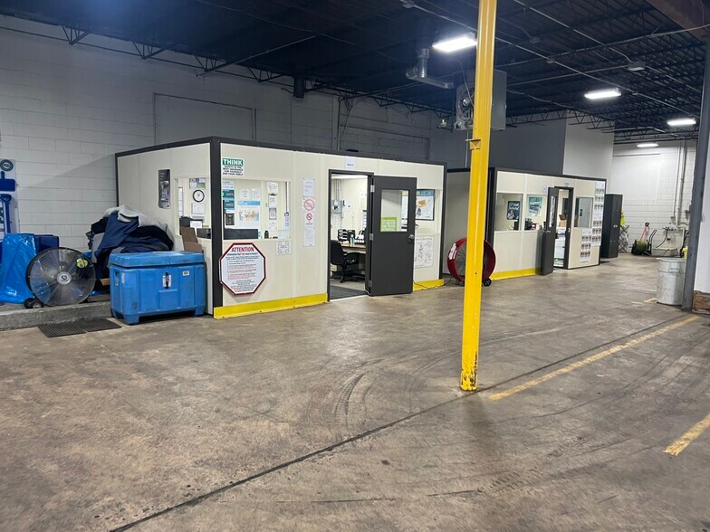 More Photos Of 480 Kenny Rd, Saint Paul Warehouse For Sale