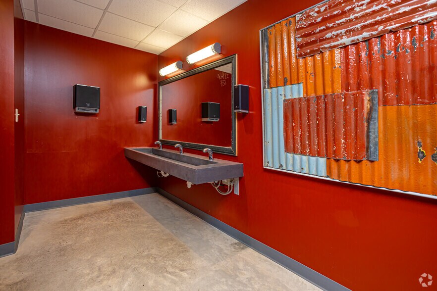 More Photos Of 3000 Royal St, New Orleans Storefront Retail Office For Lease