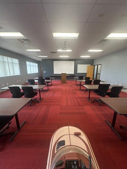 More Photos Of 4725 Twin Rivers Rd, North Platte Office For Lease