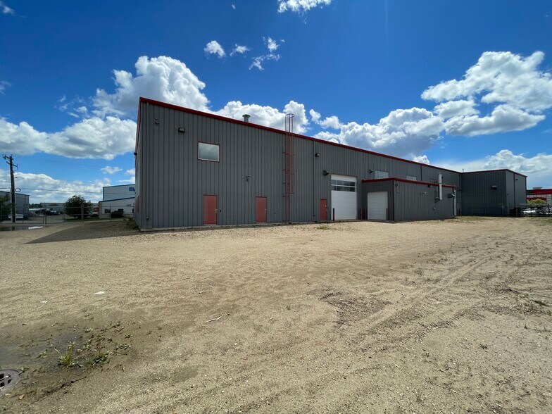More Photos Of 7756 Edgar Industrial Way, Red Deer Warehouse For Sale