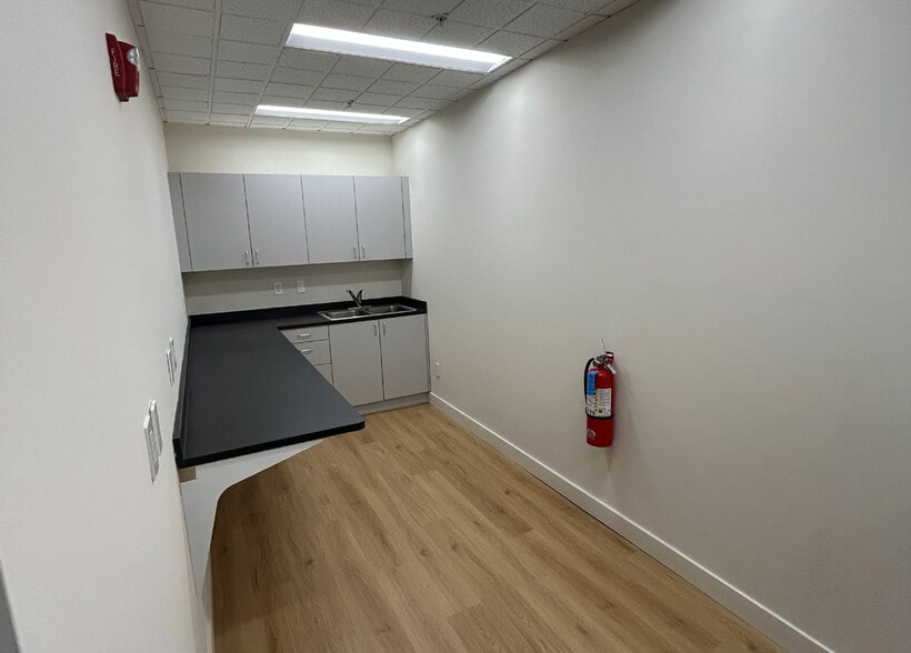 More Photos Of 5025 Arlington Centre Blvd, Upper Arlington Office Residential For Lease