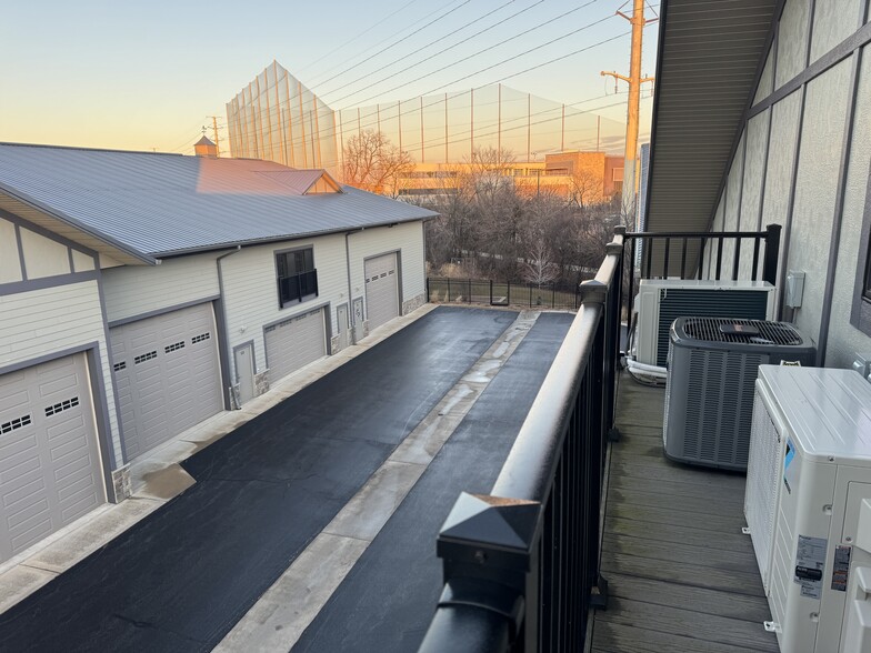 More Photos Of 2244 Ferry Rd, Naperville Flex For Sale