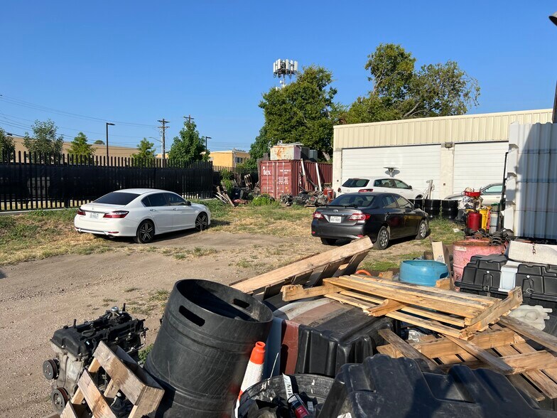 More Photos Of 706 E McKinney St, Denton Auto Repair For Sale