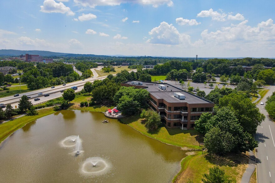 More Photos Of 1525 Valley Center Pky, Bethlehem Unknown For Lease