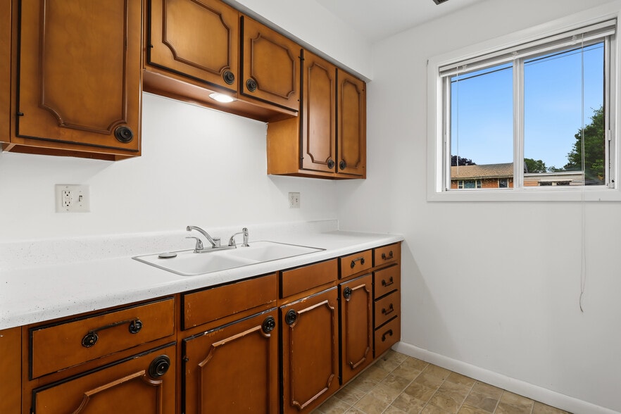 More Photos Of 1115 4th St, Mason City Apartments For Sale