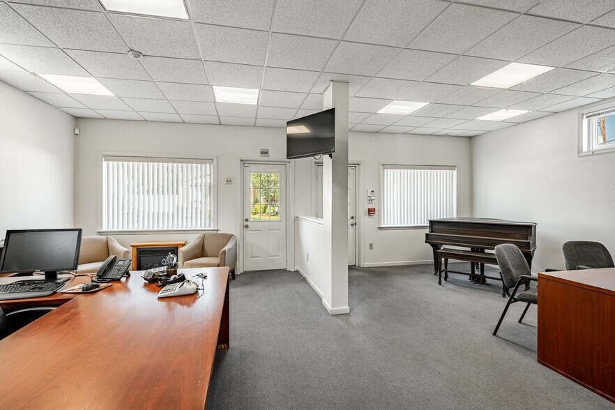 More Photos Of 663 Clearview Ave, Trevose Light Manufacturing For Sale