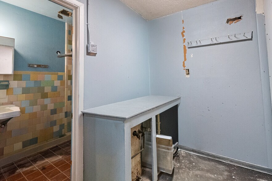 More Photos Of 15601 Old US Highway 441, Tavares Warehouse For Sale
