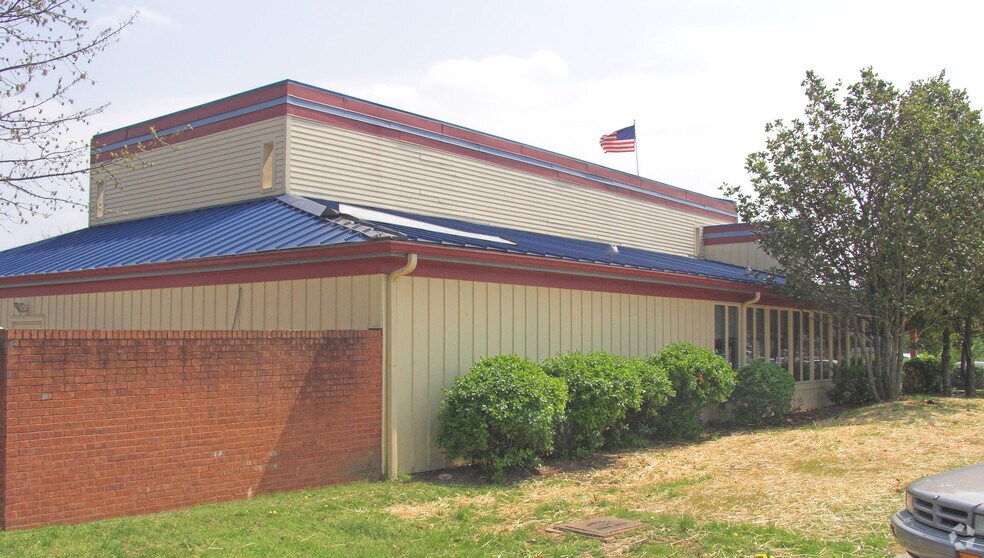 More Photos Of 5604 Merchants Center Blvd, Knoxville Restaurant For Lease