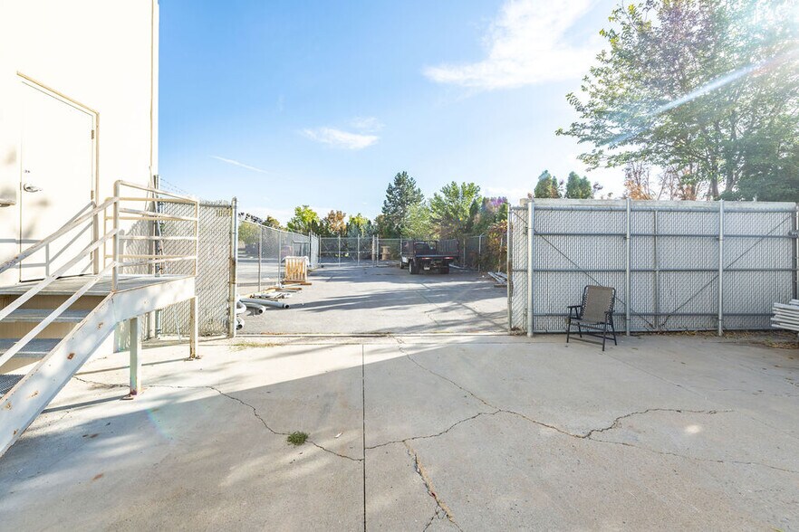 More Photos Of 662 W Commerce Park Dr, Midvale Warehouse For Sale