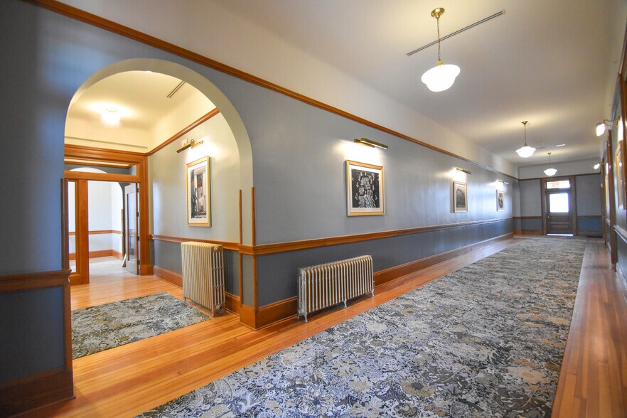 More Photos Of 1 East Ave, Lockport Office For Lease