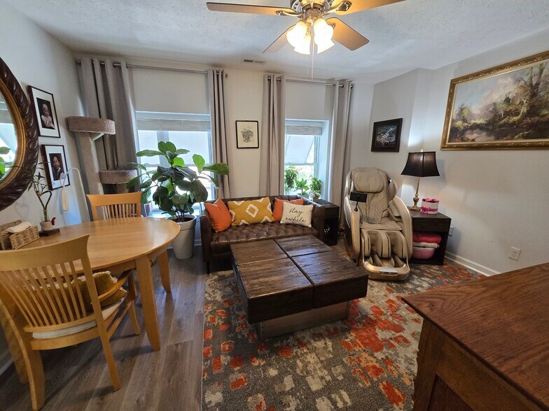 More Photos Of 142 N Main St, Waynesville Storefront Retail Office For Sale