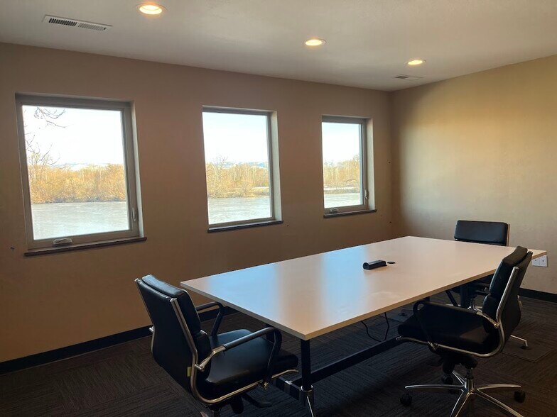 More Photos Of 2309 W Dolarway Rd, Ellensburg Loft Creative Space For Lease