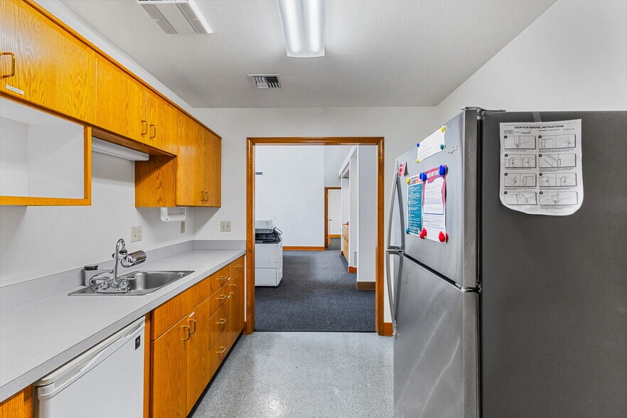 More Photos Of 3265 Liberty Rd S, Salem Office For Sale