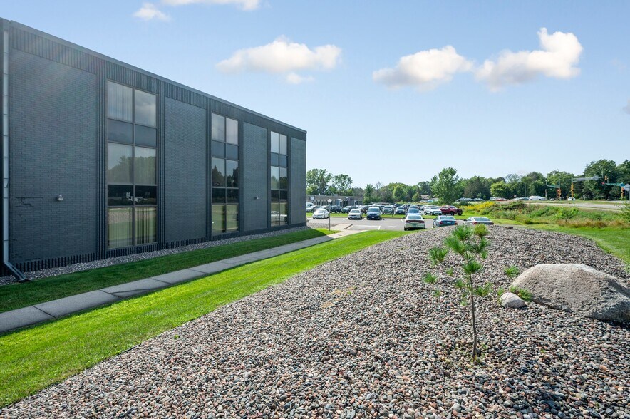 More Photos Of 2817 S Anthony Ln, Saint Anthony Office For Lease