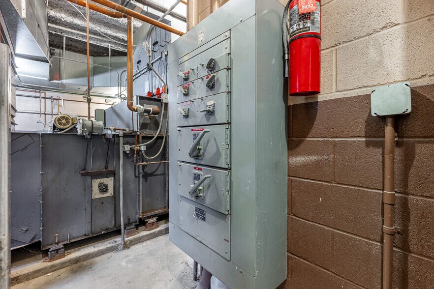 More Photos Of 125 W Spring St, Saint Marys Bank For Sale