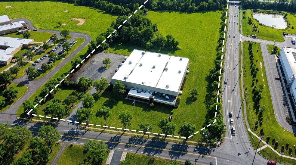 More Photos Of 2605 Kuser Rd, Hamilton Service For Lease