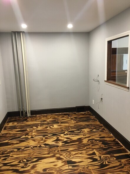 More Photos Of 624 E Girard Ave, Philadelphia Office Residential For Lease