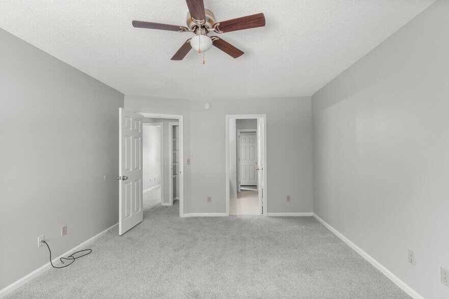 More Photos Of 162 Condor Ct, Clarksville Apartments For Sale