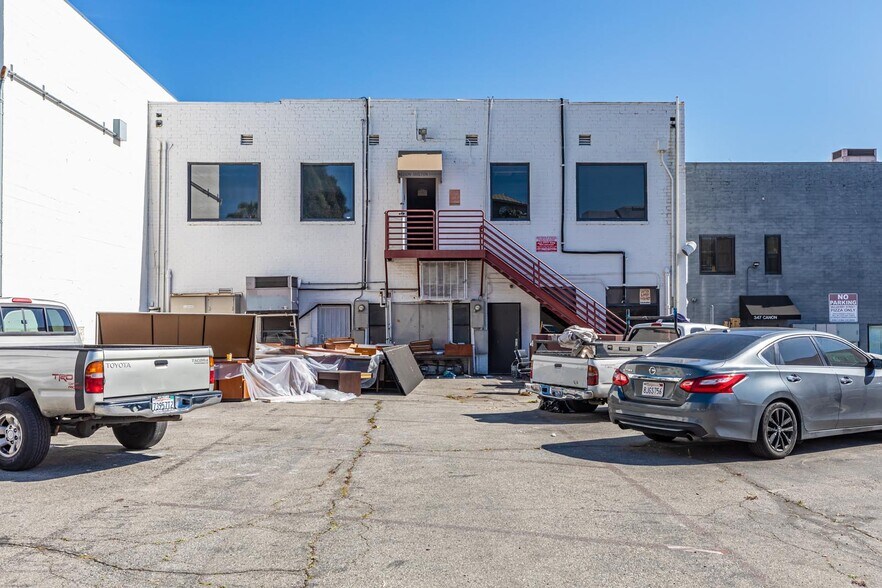 More Photos Of 351-355 N Canon Dr, Beverly Hills Storefront Retail Office For Lease