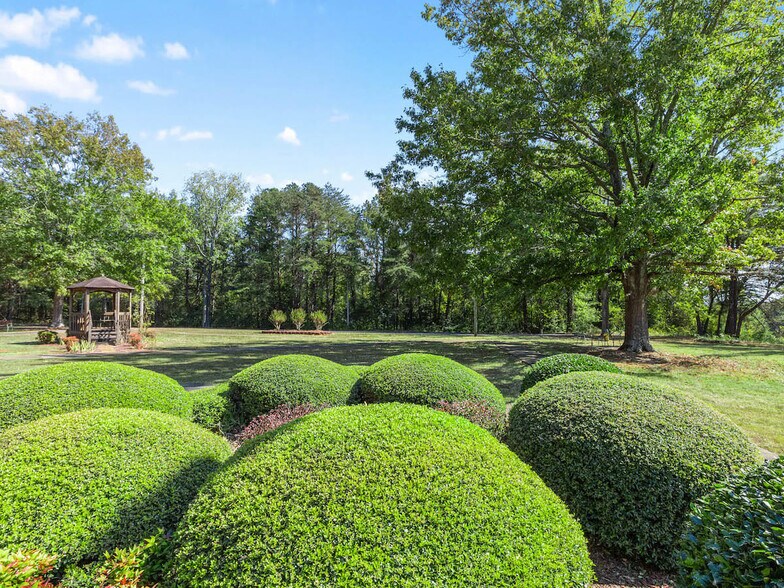 More Photos Of 100 Village Sq, Russellville Apartments For Sale